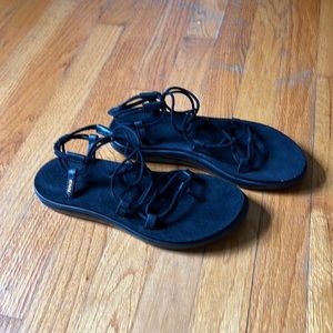 Teva Voya infinity sandals size 9 (40)